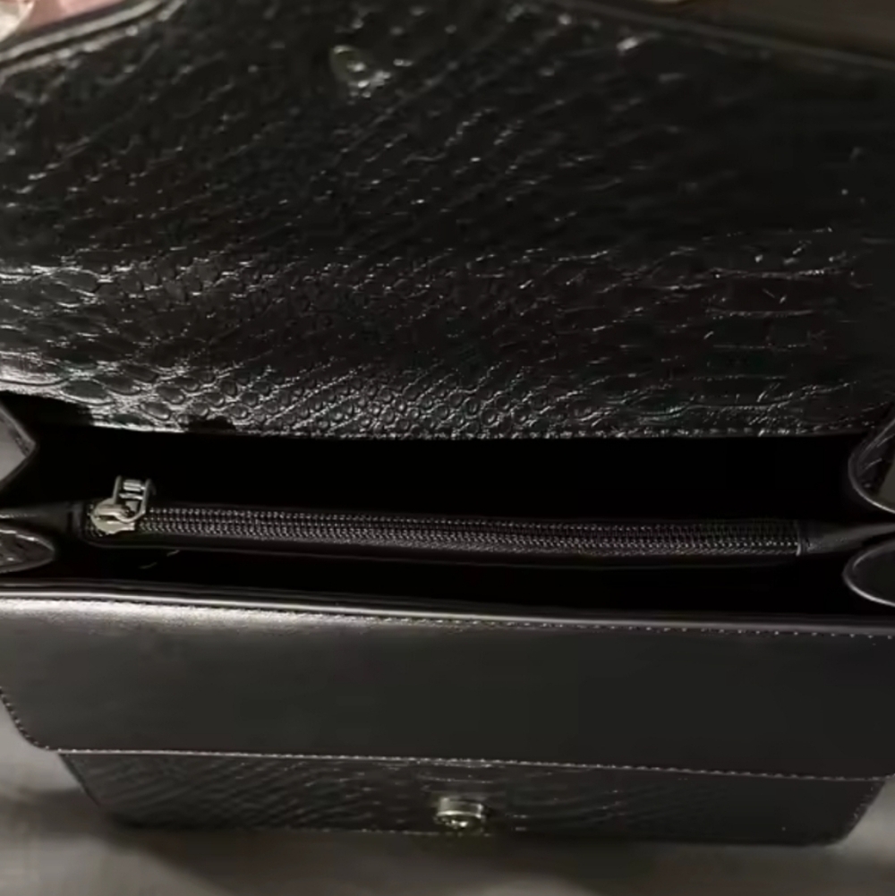 NEW Black Croc Embossed & Snake Detailed Closure With Gunmetal Hardware Bag - Picture 12 of 12